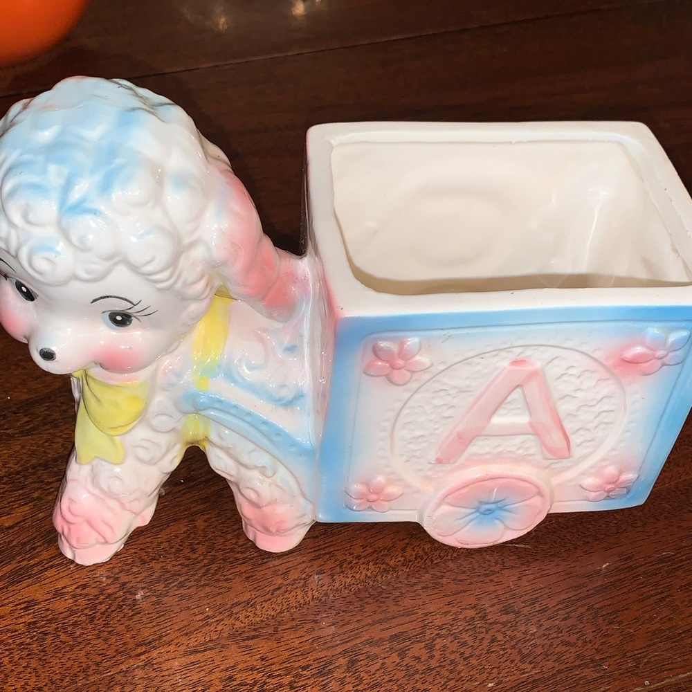 Vintage Nancy Pew ceramic baby planter